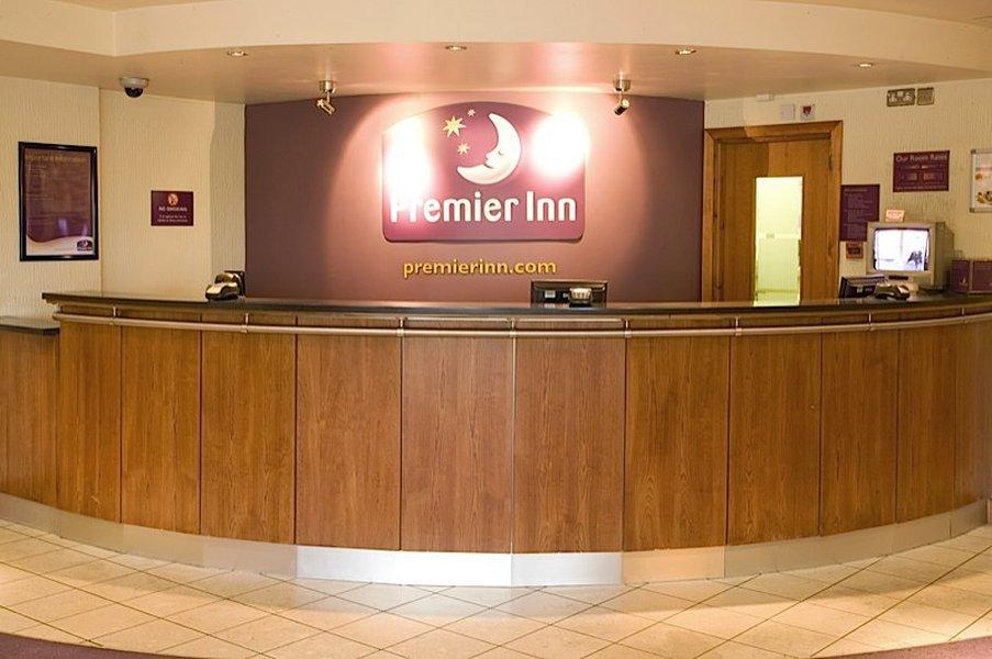 Premier Inn London Heathrow M4/J4 Hillingdon Eksteriør billede