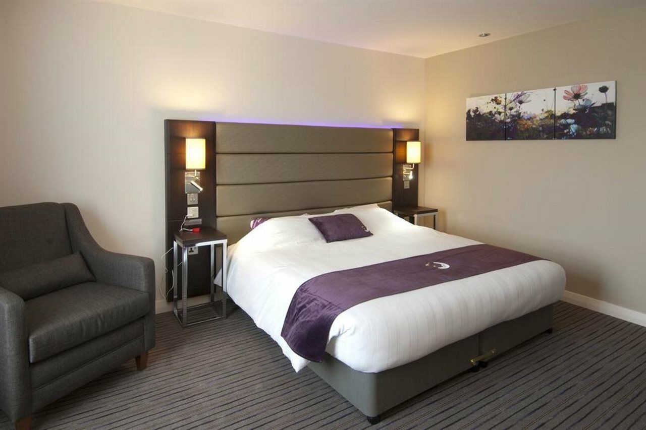 Premier Inn London Heathrow M4/J4 Hillingdon Eksteriør billede